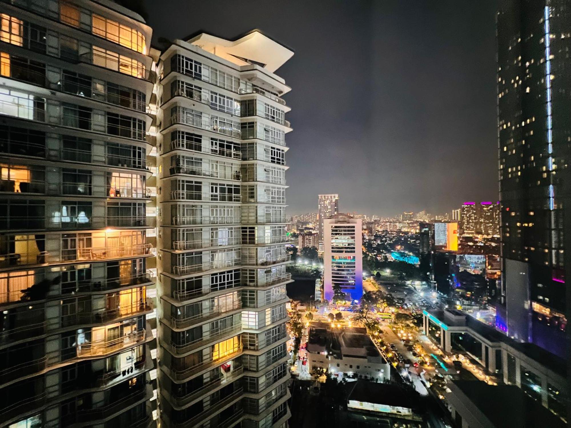 Sky Suites At Klcc By Mitstay Kuala Lumpur Exterior photo